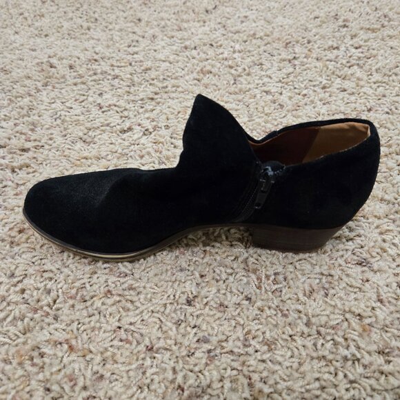 Lucky Brand Soft Suede Booties Brett in Black Size 7.5 Stitch Detail - Picture 5 of 8